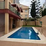 Апартаменти Retreat Parking Available Торремолінос
