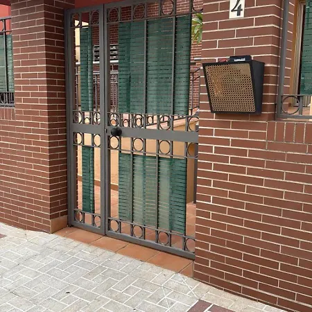 Retreat Parking Available Apartment *
